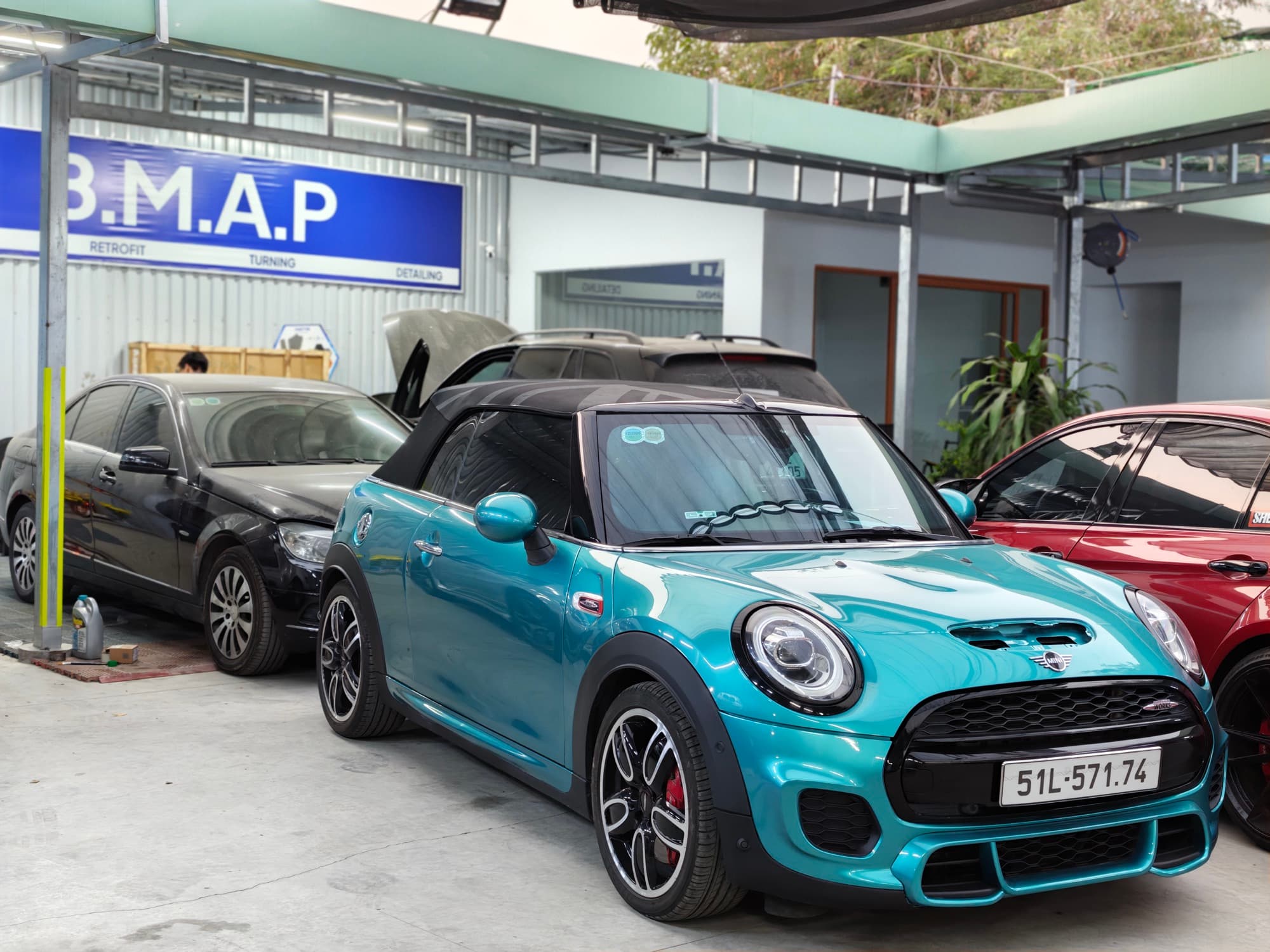 MINI Cooper JCW mui trần tại BMAP Workshop — xưởng chuyên BMW Group