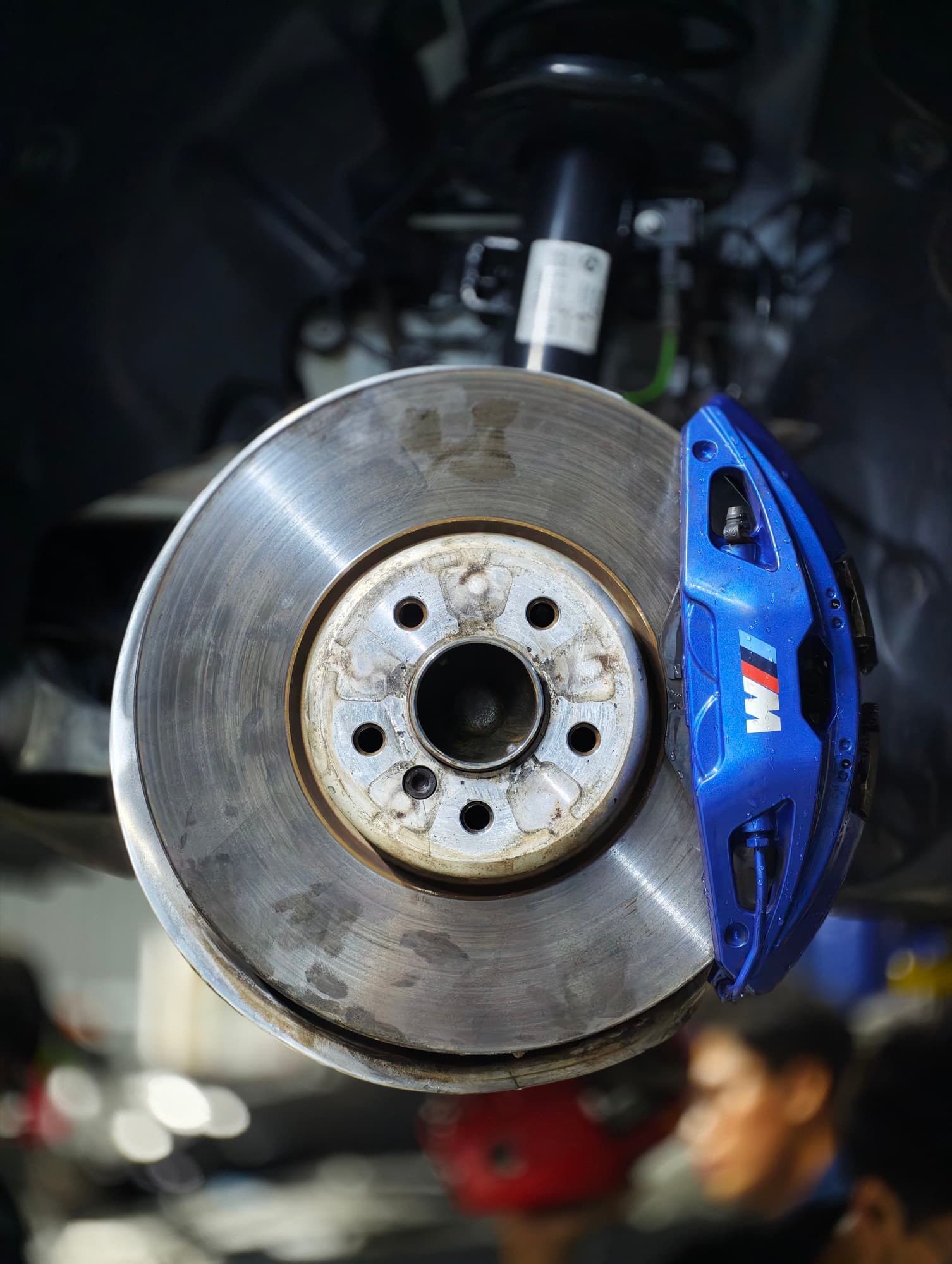 Thay đĩa phanh và cùm phanh M Performance cho BMW tại BMAP