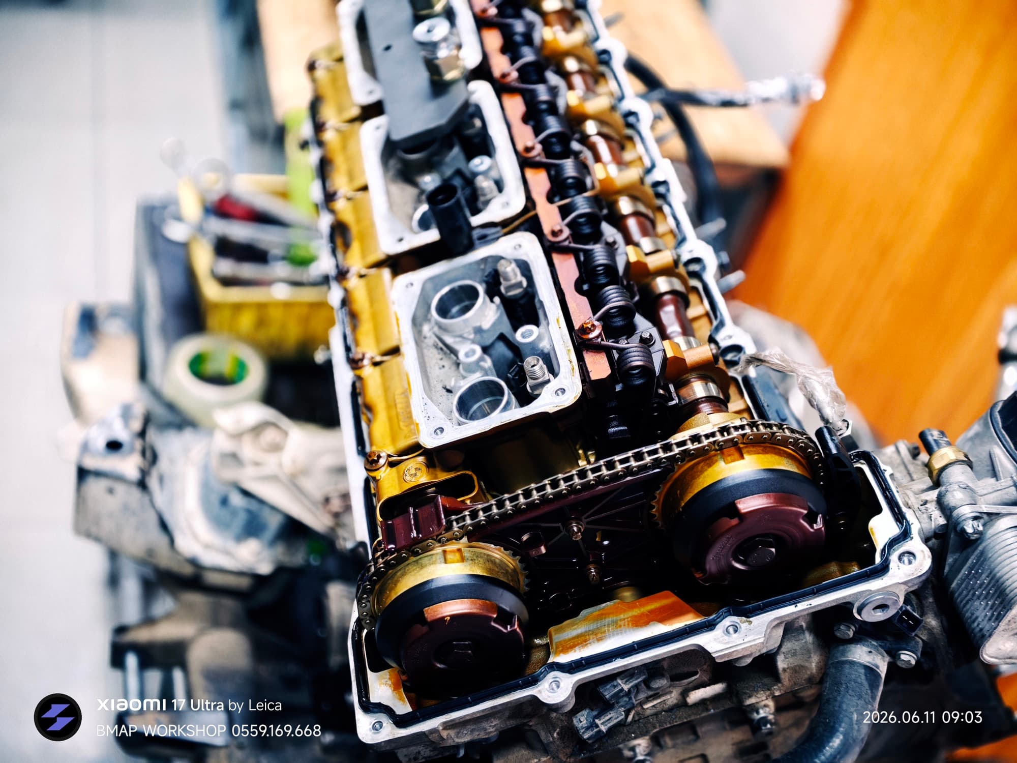 Mở nắp giàn cò đại tu timing chain động cơ BMW 6 xy-lanh N-series tại BMAP Workshop