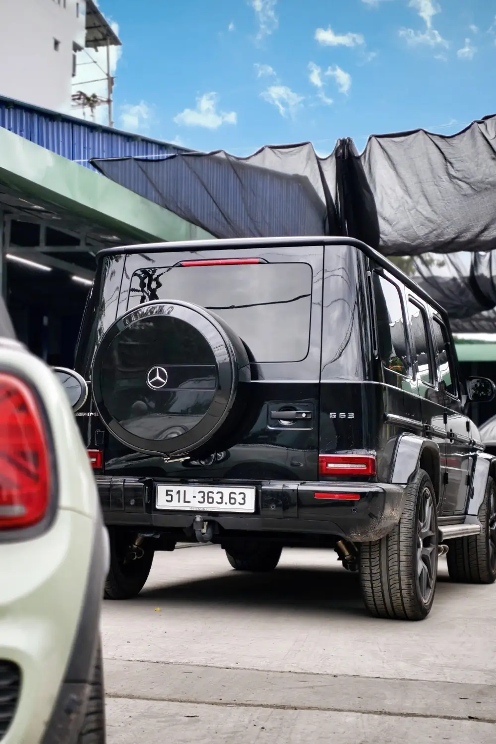 Mercedes-AMG G63 và MINI JCW mui trần tại xưởng BMAP Workshop Quận 7, TP.HCM